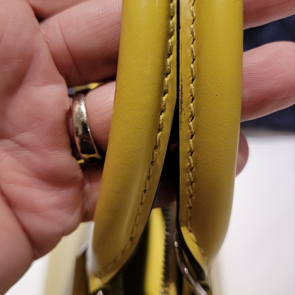 Louis Vuitton Epi Pistachio Leather Alma Satchel PM 2014 Duo Crossbody - Picture 4 of 16